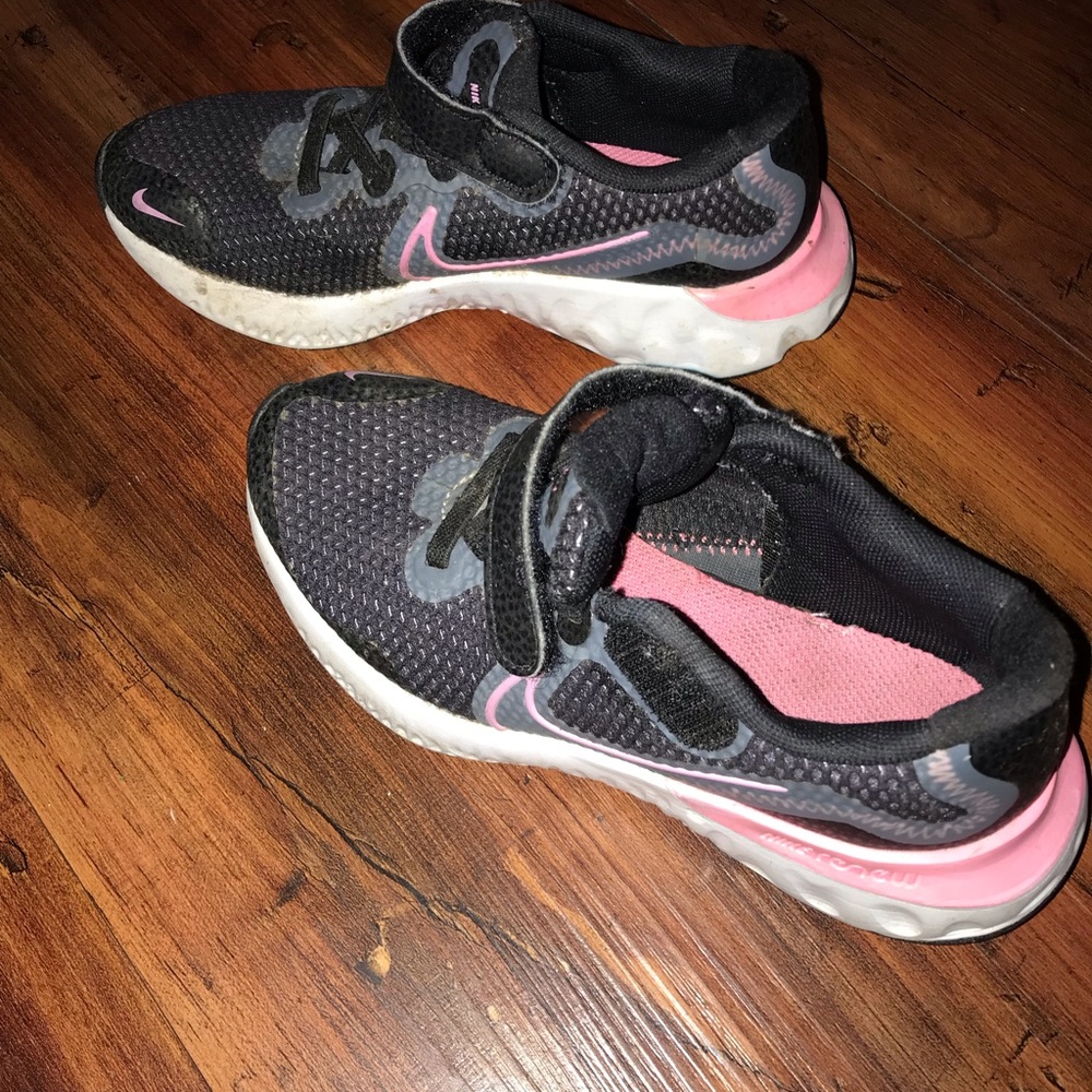 Girls Nike Sneakers